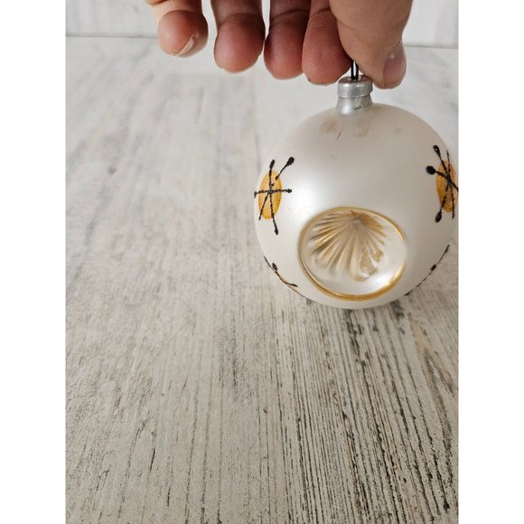 Vintage reflector white unique ball indent Austria ornament Xmas tree - Picture 4 of 9